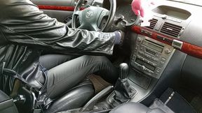 Sarah Tries to Run a Quick Errand in Her Leather Outfit, But Drains the Battery Twice