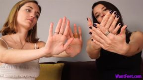 Sexy Women Hand Compare - HD MP4