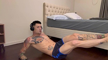 Quer ficar sarado? Treina e bate muita Punheta jajaja