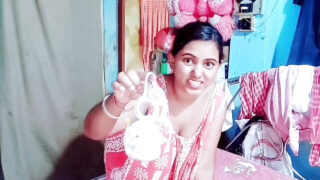 Big dicked dude anal fucks amateur 18 year old Indian MILF slut