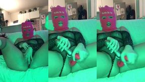 masturbation en cagoule roseje mouille a fond pour toi jusqu’a squirt...