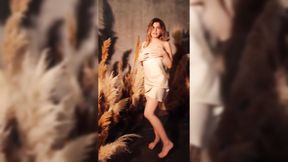 ”#dancing #shinnydress #fitgirl #curlyhair”