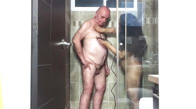 SURPRISE IN THE SHOWER WITH CUMANDRIDE6 AND OLPR