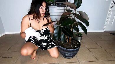 Youtuber teases her rubber tree slow mom tease cum drip