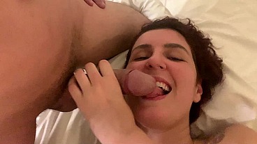 Hotwife pede creampie em aniversario de casamento