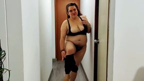 Legis Squeezing Hairy Cunt