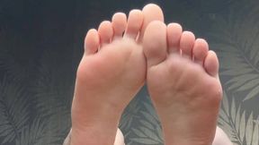 Social Media Creator @SofiCrush @Showing Feet & #Teen #Brunette #Naked #Fetish #Shaved Pussy tube porn video | Tik.Porn