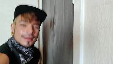 LEO BULGARI EATS A STRAIGHT MEN COCK IN THE GLORYHOLE OF HIS HOUSE - FULL VIDEO!!!