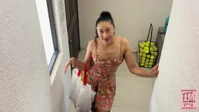 Asking your milf for advise about your date can be a great idea