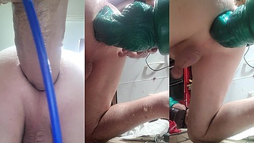 Kinky Cobra xxl cum a little with a limp dick