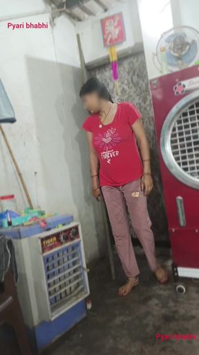 Girlfriend went to boyfriend's room at night, got the cock water out of her hand and talked dirty about getting rid of her mom's ass pussy Hindi Audio The