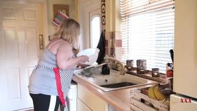 AuntJudysXXX brings raw cock&#x1F32D;-sucking kitchen intimacy as BBW Megan goes all in on hubby's joystick