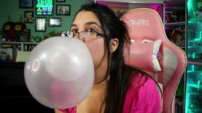 Gamer girl closeup double gum bubbles - Bunny Looner [LOWRES]