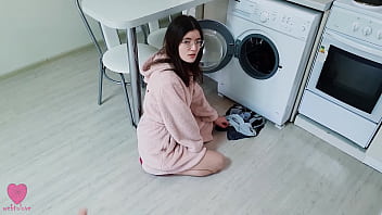 My girlfriend was NOT stuck in the washing machine and caught me when I wanted to fuck her pussy