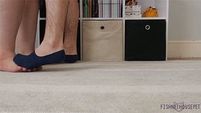 Lift And Carry Using Feet (WMV)