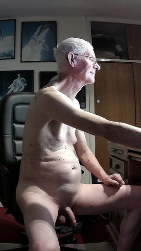 Final Moments From Web Show with Slo Mo Cumshot