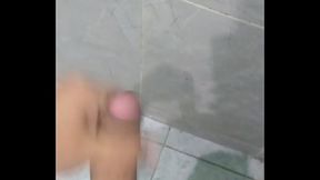 Pasando la cuarentena muy caliente/ Paja en el ba&ntilde_o