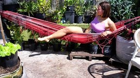 kinky mary – outdoor piss in mouth, garden golden shower