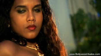 Indian Milf's Sizzling Teaser: Busty Bollywood Beauty Unleashed