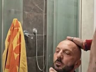 Puttana scopata con piedi è sfregiata