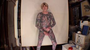 danish inked porn actor leeharper pinnomen show cock and asshole – his asshole is then fucked by the long silver dildo and in his cumshot he flushes his creamy boy juice right in front of your eyes !