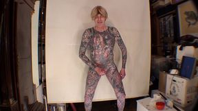 danish inked porn actor leeharper pinnomen show cock and asshole – his asshole is then fucked by the long silver dildo and in his cumshot he flushes his creamy boy juice right in front of your eyes !