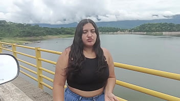 Joven culona es abandonada por su novio es follada por un extra&ntilde_o