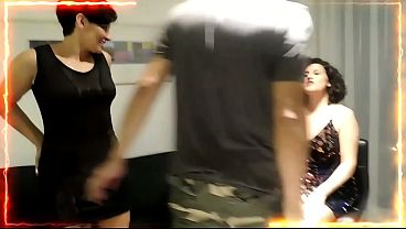 suspendimos el partidito ridiculo y salio orgia , aca se coje cuando nosotras queremos 1