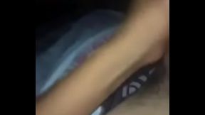 Sacando leche un poco