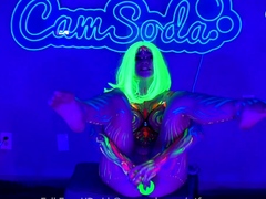 Camsoda - Bodypainted babe relishing solo play