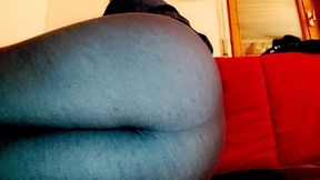 Big ass jeans farts prrrr! Avi