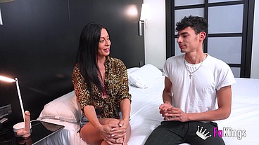 Crazy life of a Brazilian cougar: Divorced Lucy de Janeiro and a lesson to young rooks