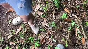 The girl I met in park she offered me to give a blowjob outdoor public Gadis yang saya temui di taman umum dia menawari saya untuk melakukan blowjob di luar ruangan