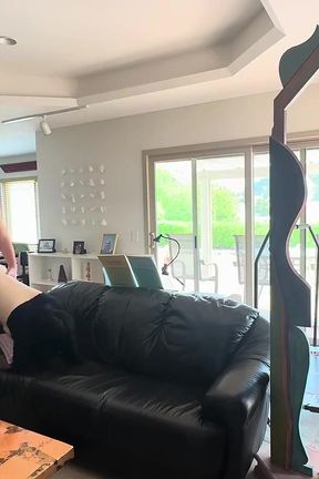 Chinese Stud Yummy Jimmy Fucks Stripper Slutty Kitty in the Living Room