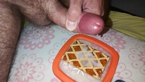 Cums on the tart to eat for breakfast