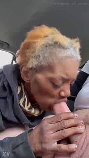Black slave Gumming White Master