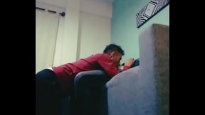 Saboreando pelos y verga en el sill&oacute_n.