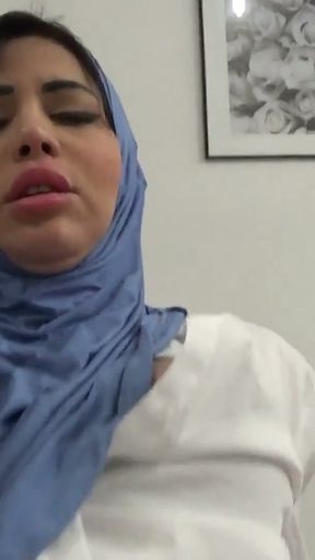 Fucking Horny And Sexy Big Ass Arab Mom   Clip 1