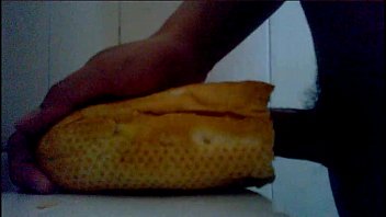 thủ d&acirc_m với b&aacute_nh m&igrave_