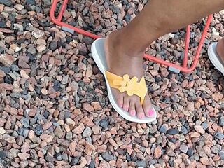 Black mother I'd like to fuck Shiney Haunches Legs N Glamorous Pink Toes