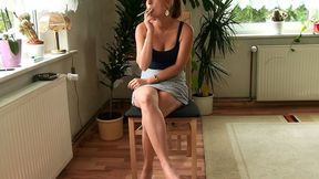 Smoking Barefoot In Miniskirt HD-720