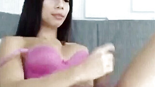 Pretty Asian Trans Webcam Chatting