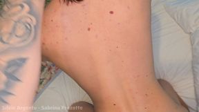 la mia amica sabrina mi sveglia col cazzo duro