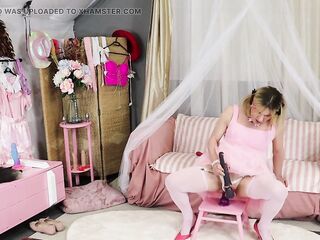 Sissy Dee Has a Fresh Play Room