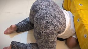 Big Ass Curvy Muslim Hot Stepmom Stuck Under Bed Then She Want Anal Fuck From Me! Episode-1