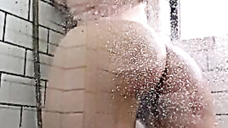 urlilgoddess bathroom getting off