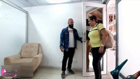 I manage to get into a sexual relationship with a secretary to help me with the administrative problems I have - Porno en Espa&ntilde;ol