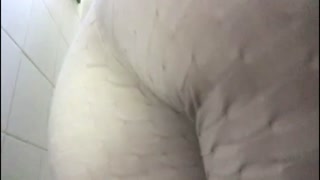 HOT pee in my white legging