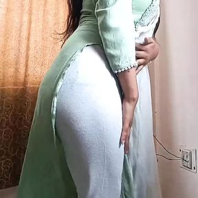 Anamika 24 Cute Pink Pussy