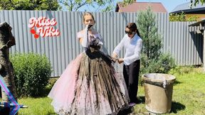 Bride in mud and ripping wedding dress completely!